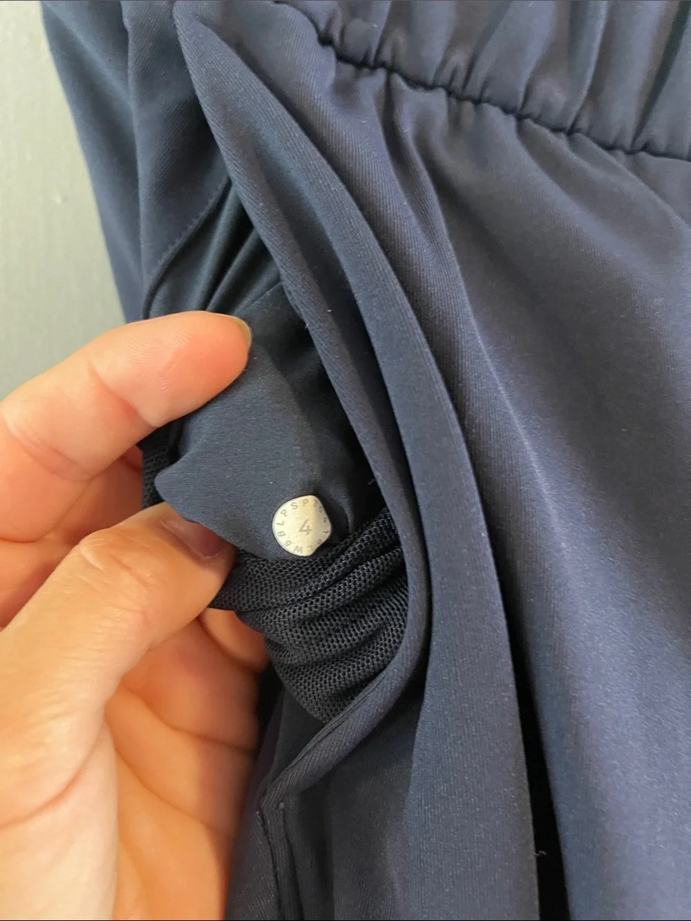 Lululemon Athletica On The Fly Navy Pants Size 4